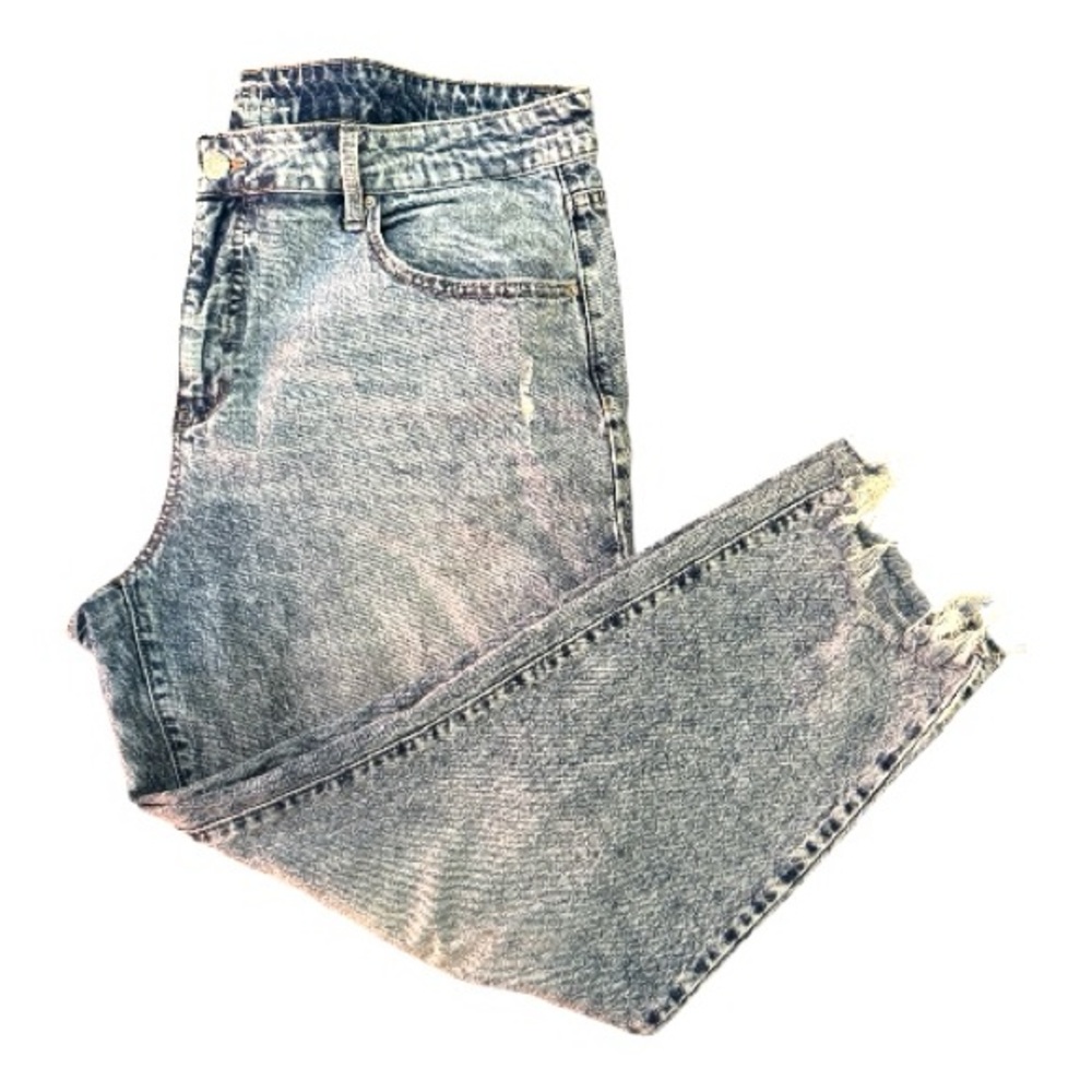Time and Tru light acid wash mid rise cropped frayed hem straight leg jeans plus